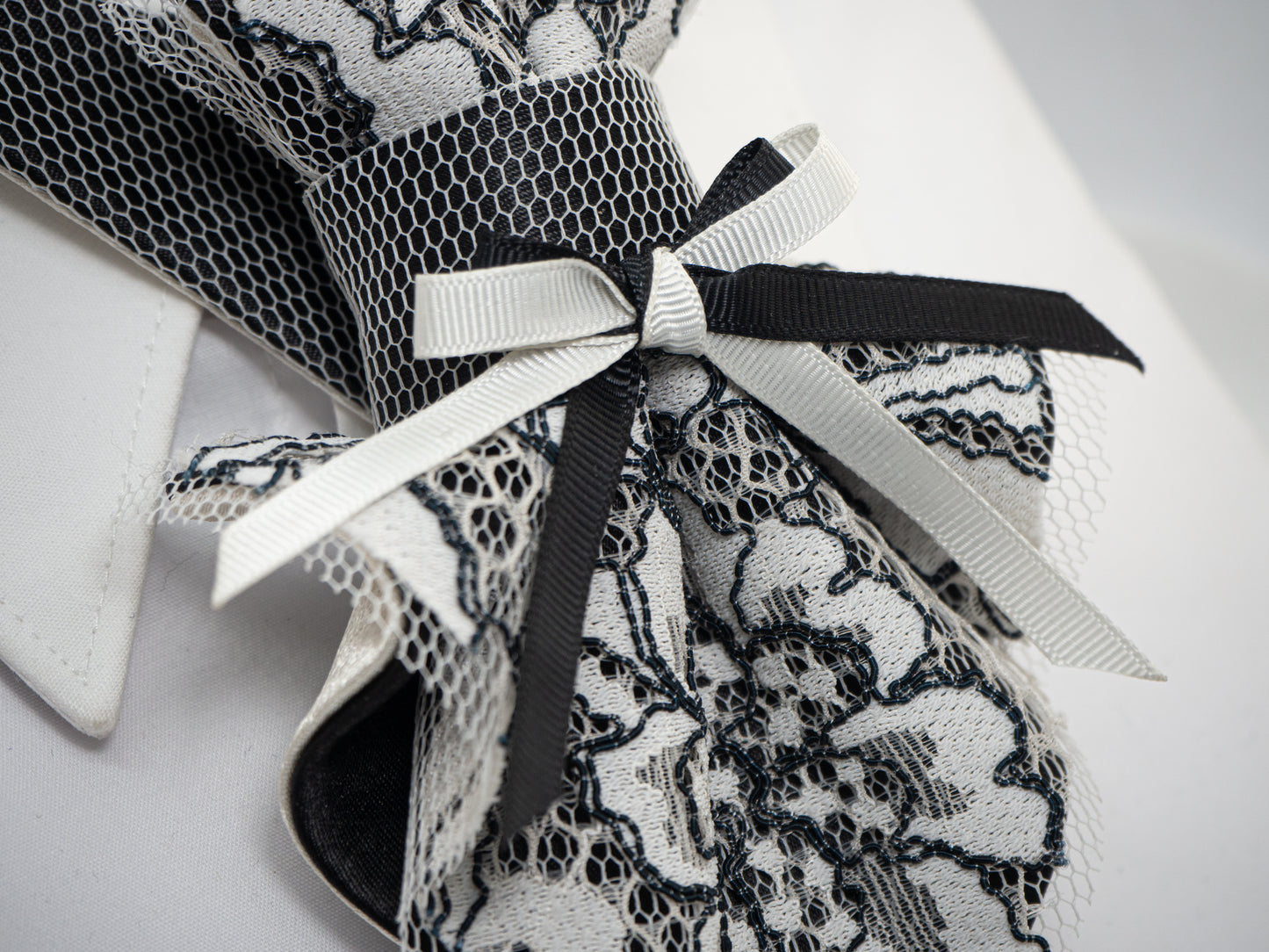 HOPPER TIE FOR WOMEN, LADIES NECKTIE, LADIES BOW TIE, Kaklaraištis žiogaitė