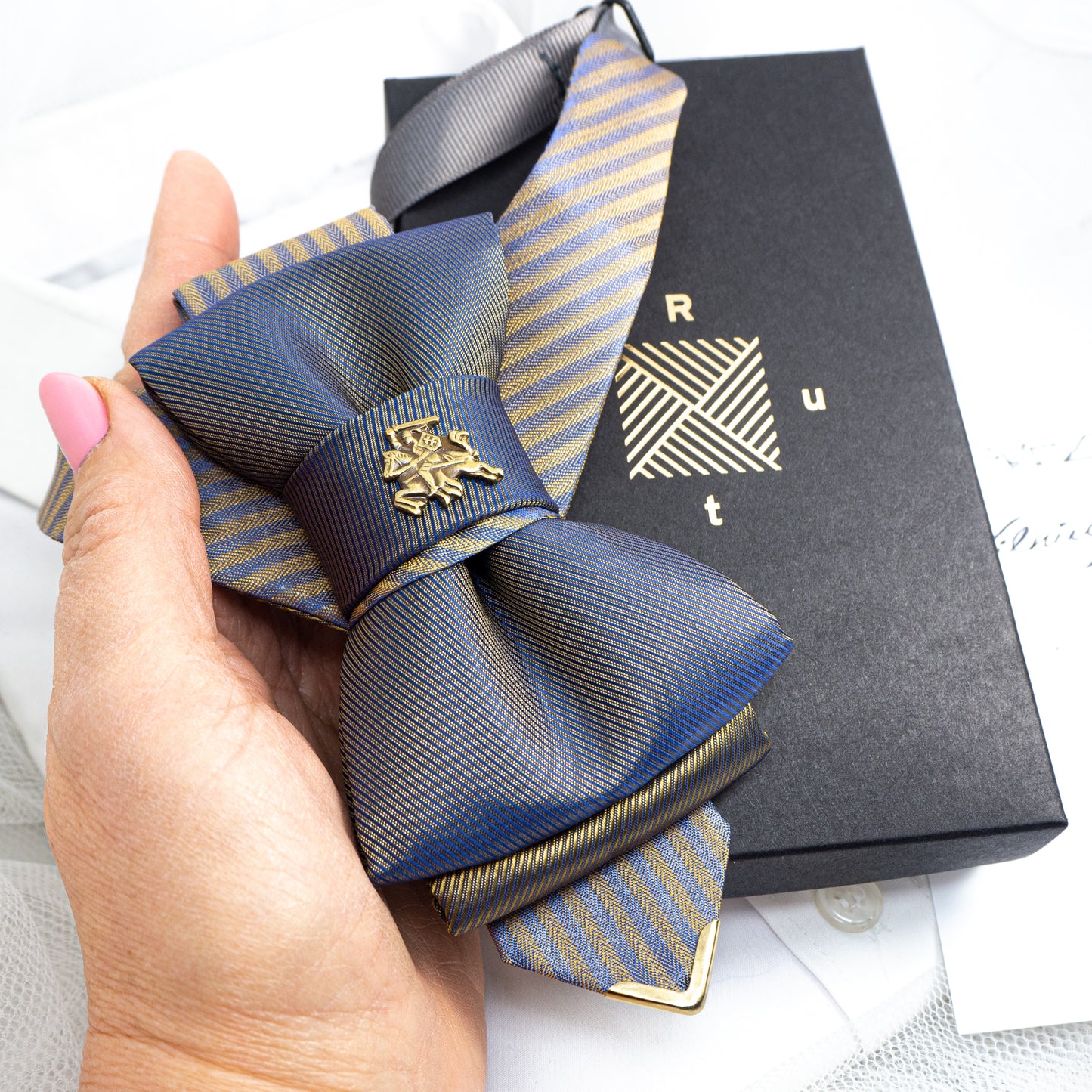 Blue gold Chameleon color tie