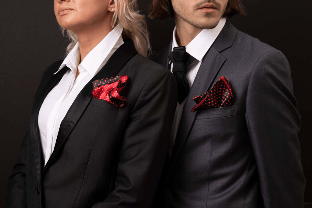 Pocket square "Red and dotted"