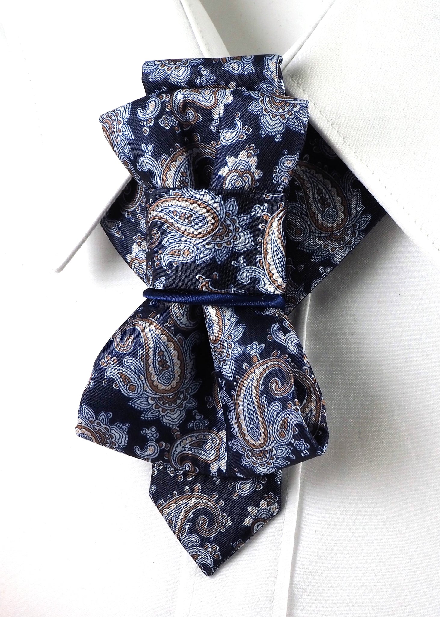 handmade luxury wedding necktie, vertical bow tie, paisley pattern tie, navy blue tie, beige blue paisley tie, groom accessory, unique mens tie, formal event tie, elegant neckwear, satin bow tie, modern classic tie, handmade bow tie, groomsmen gift, luxury tie for wedding, patterned vertical bow, navy paisley necktie, sophisticated menswear, unique wedding tie, stylish bow tie, formal mens accessory, refined tie for groom HOPPER TIE ORIENTAL TALE II