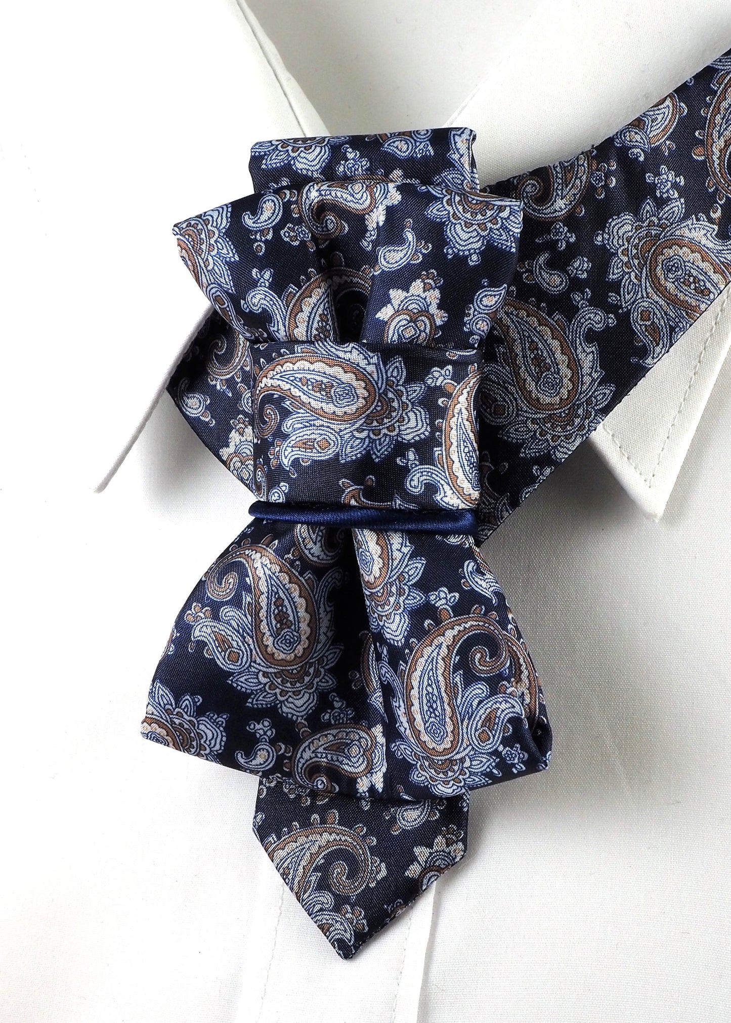 handmade luxury wedding necktie, vertical bow tie, paisley pattern tie, navy blue tie, beige blue paisley tie, groom accessory, unique mens tie, formal event tie, elegant neckwear, satin bow tie, modern classic tie, handmade bow tie, groomsmen gift, luxury tie for wedding, patterned vertical bow, navy paisley necktie, sophisticated menswear, unique wedding tie, stylish bow tie, formal mens accessory, refined tie for groom HOPPER TIE ORIENTAL TALE II