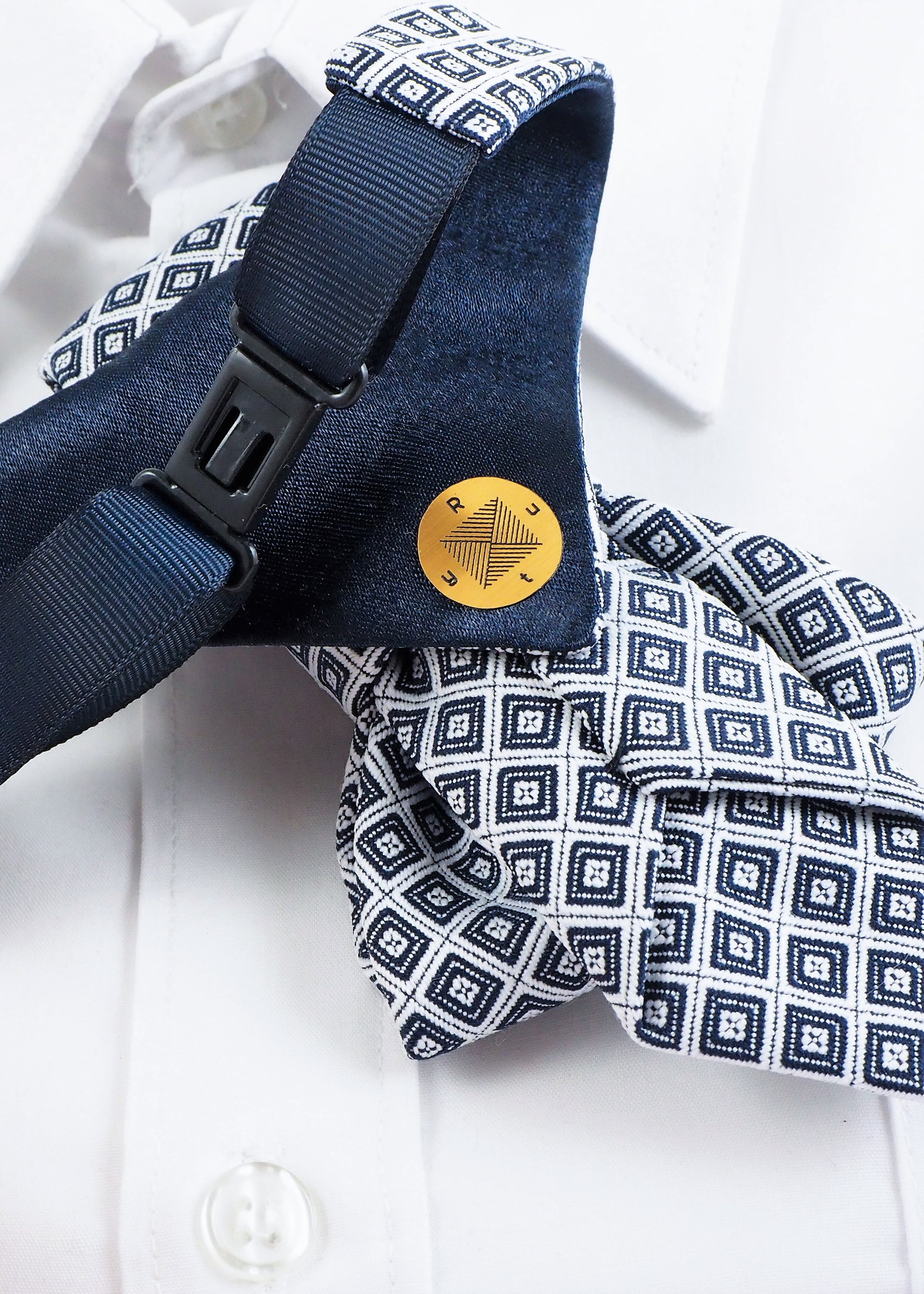 HOPPER TIE STUDENT created by Ruty design, Hopper tie, Bow Tie, Tie